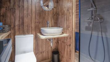 Shower dan handuk