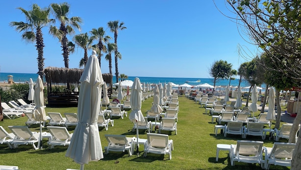 Private beach nearby, beach bar - MERYAM SUIT DELUX HOTEL (Manavgat)