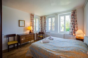 2 soverom, strykejern/-brett og wi-fi (inkludert)