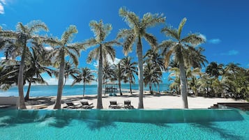室外游泳池