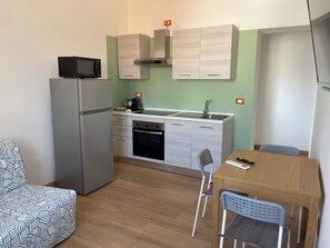 Microwave, oven, stovetop, dishwasher - 'Anemone' Holiday Home (Termoli)