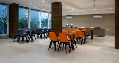 Studio Apartment with balcony near DLF Cyber City