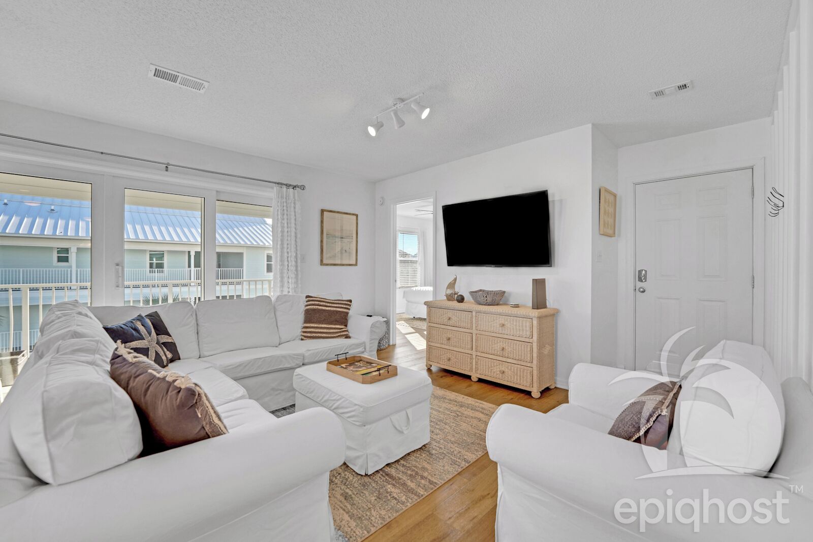 SurfsideVilla-Gorgeous 3BR/2BA - Steps from Sand!