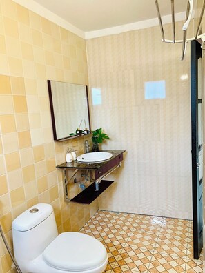 Cabezal de ducha tipo lluvia, artículos de tocador gratuitos