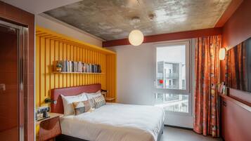 Quarto casal standard | 1 quarto, roupas de cama premium, cortinas blackout