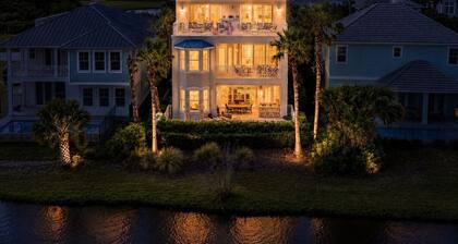 Cinnamon Beach House Private Heated Pool & Spa Home!