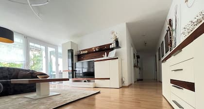 Zentrumsnahe Ferienwohnung am Fuße der Burgruine Hohenneuffen