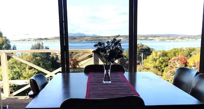 Flinders Island - Self Contained Holiday Home - Lady Barron - "Masters Quarters"