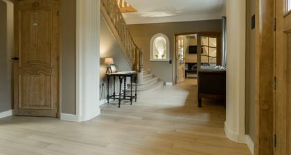 Grote Buitenspeeltuin Tegenover de Villa, te Midden van Bosland en Fietsroutes