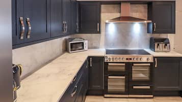 Fridge, dishwasher, electric kettle, toaster