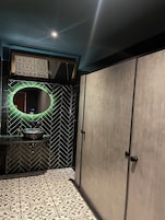 Family Room | Bathroom | Free toiletries, hair dryer, slippers, bidet