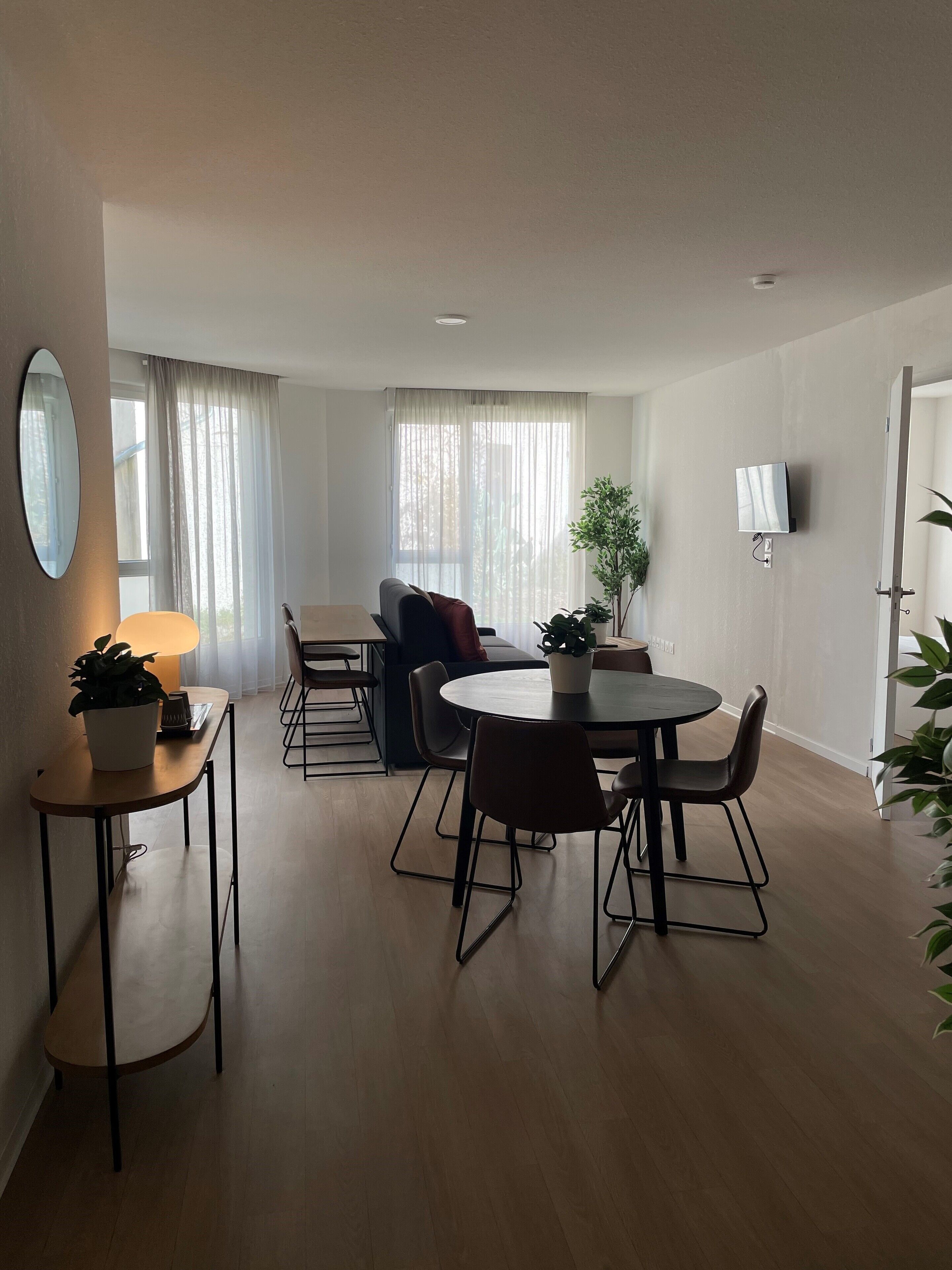 Appartement Confort | Coin séjour | Télévision à écran plat de 30 pouces avec chaînes numériques