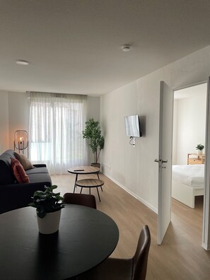 Comfort Apartment | Desk, laptop workspace, iron/ironing board, free WiFi