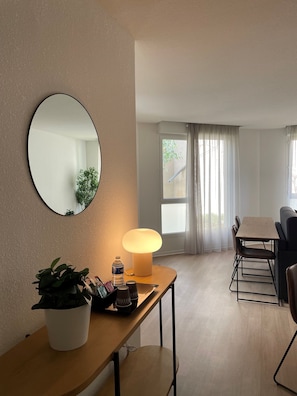 Comfort Apartment | Living area | 30-inch flat-screen TV with digital channels - Apparteo Montpellier (Montpellier)
