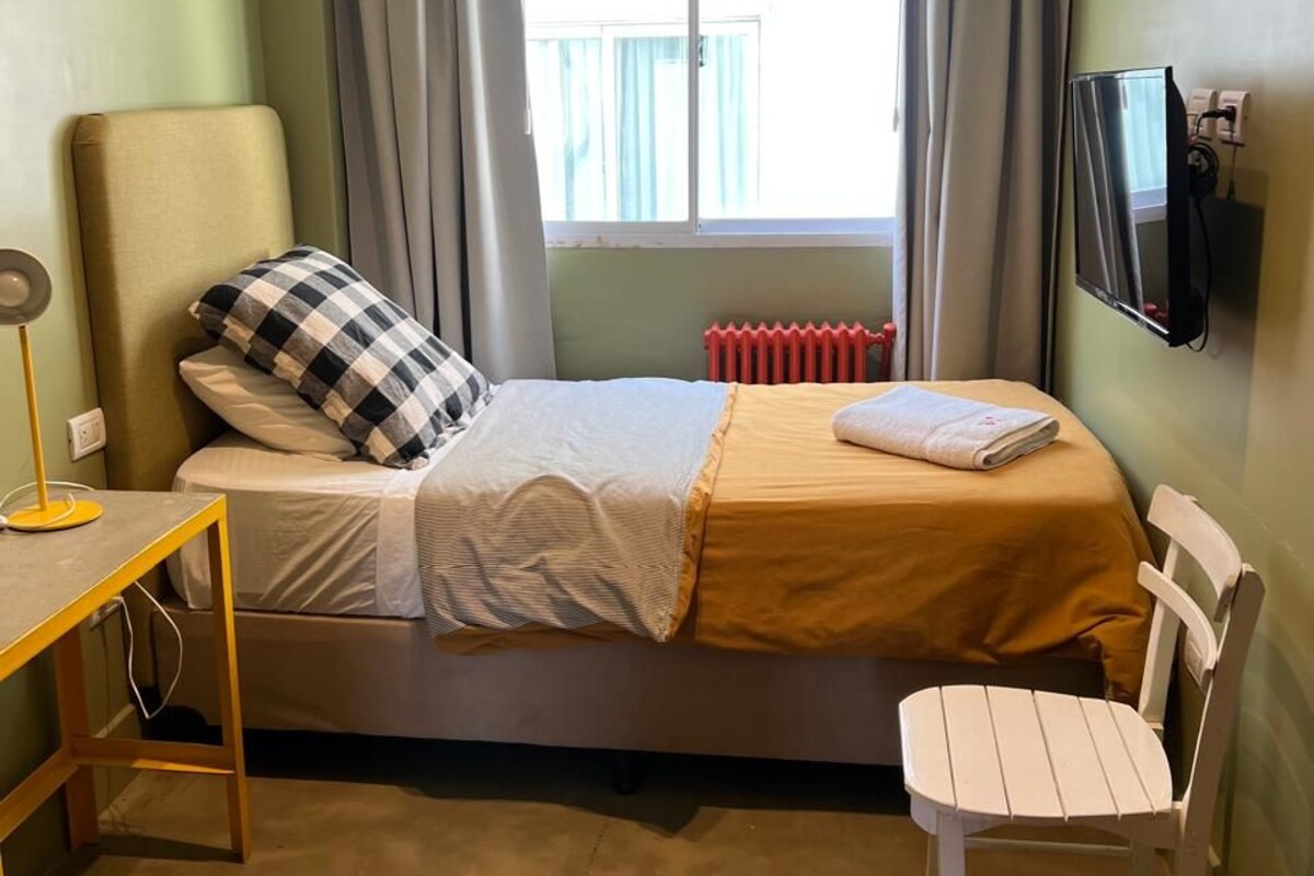 Cubrecamas, colchones con efecto memoria, wifi gratis y ropa de cama 
