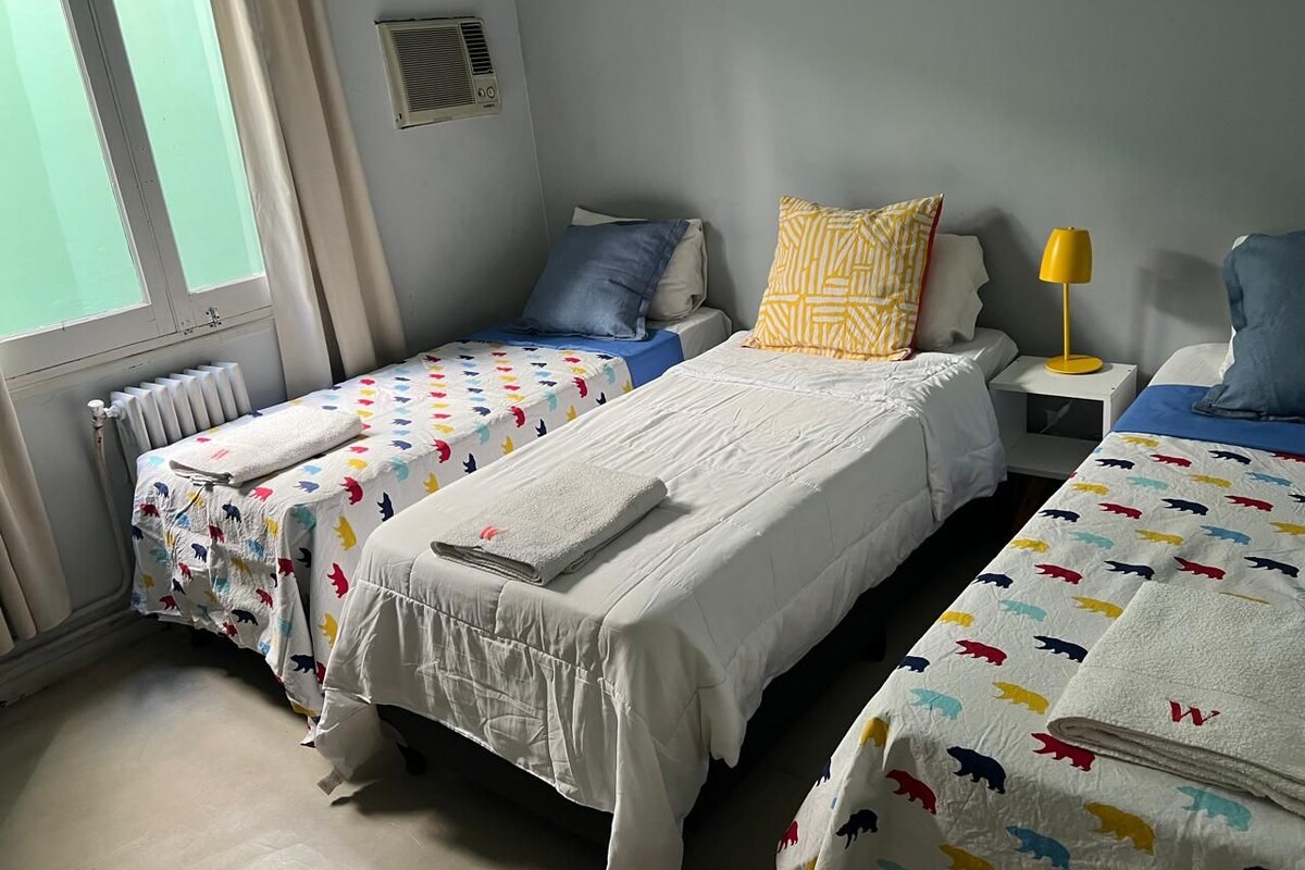 Cubrecamas, colchones con efecto memoria, wifi gratis y ropa de cama 