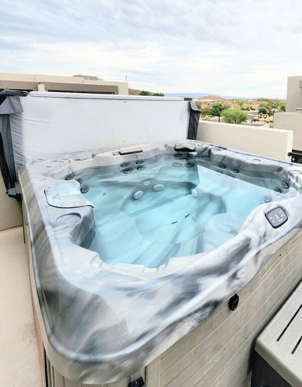 Bain à remous extérieur