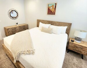 5 عدّة غرف نوم ومكتب وسرير سفر وواي فاي مجانًا