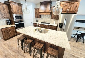 Refrigerador, microondas, horno, placa de cocina