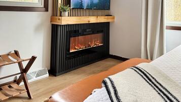 3 chambres, bureau, fer et planche Ă repasser, lit parapluie