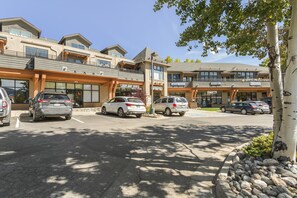 Exterior - Cozy 1BR  getaway, walking distance to Dillon Lake! (Dillon)