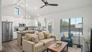 Een televisie en boeken