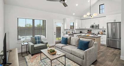 Fred's Joint: Hot-tub, Pet Friendly, Close to Main