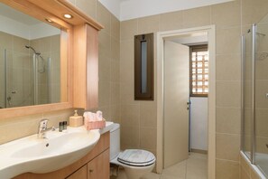 Comfort Apartment | Bathroom