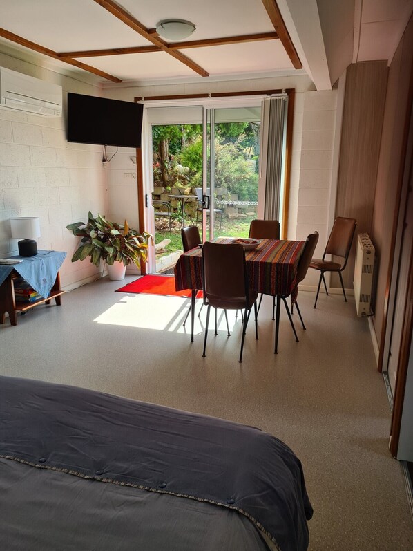 2 bedrooms, iron/ironing board, travel crib, free WiFi