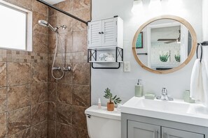 House, 4 Bedrooms | Bathroom | Towels, shampoo - Family-friendly Desert Oasis 5 Bedroom Home by RedAwning (Tucson)