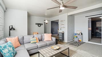 Rumah, 4 kamar tidur | Area keluarga | Smart TV