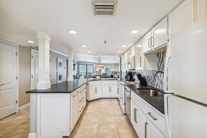 Condo, 2 Bedrooms | Private kitchen - Inlet Reef 315 2 Bedroom Condo by RedAwning (Destin)