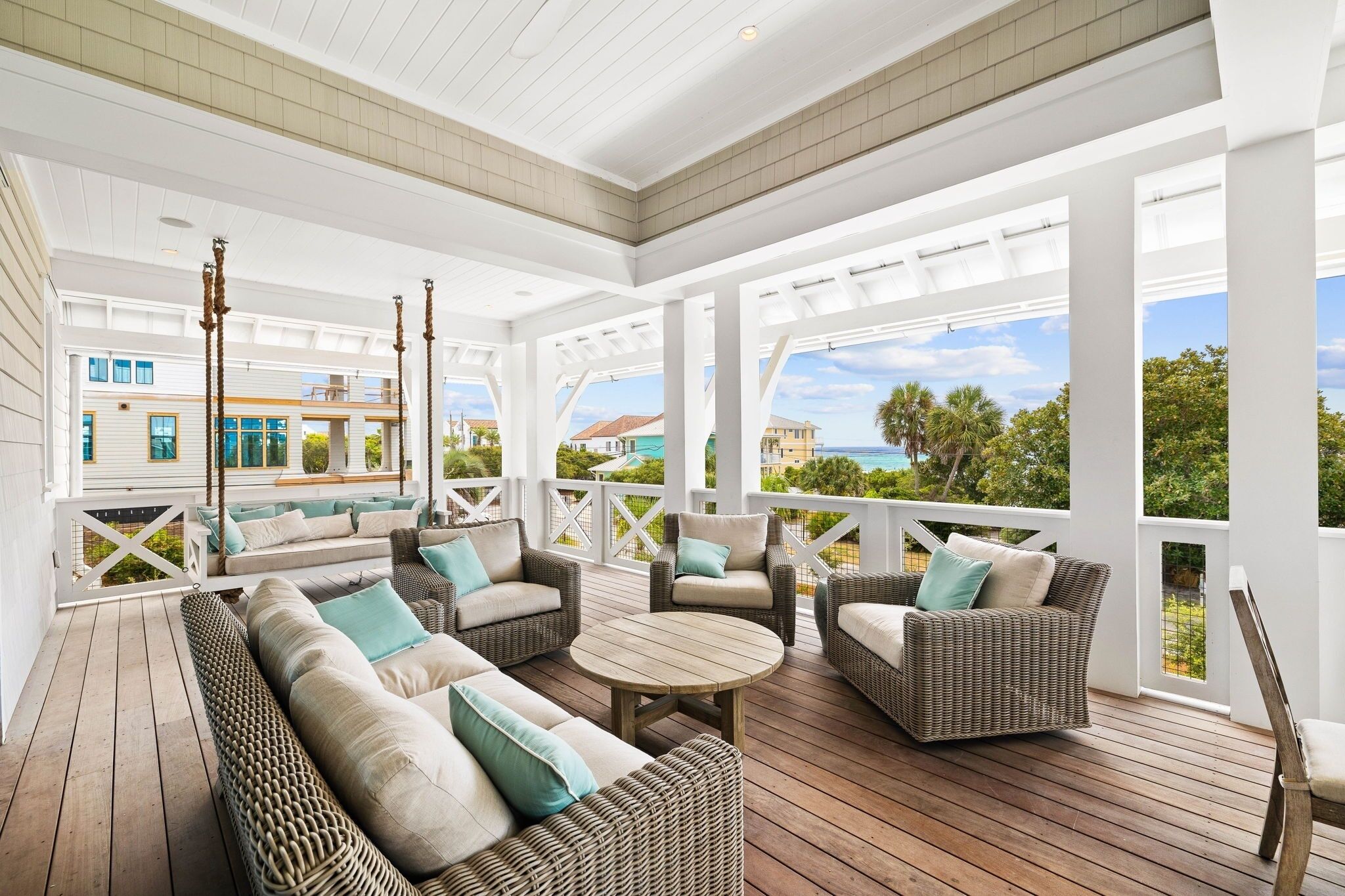 House, Multiple Bedrooms | Living area