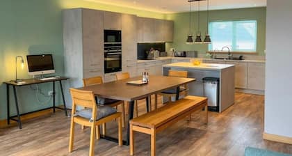 Aurora - Self Catering, Kirkwall, Quiet Location With Luxury Hot Tub