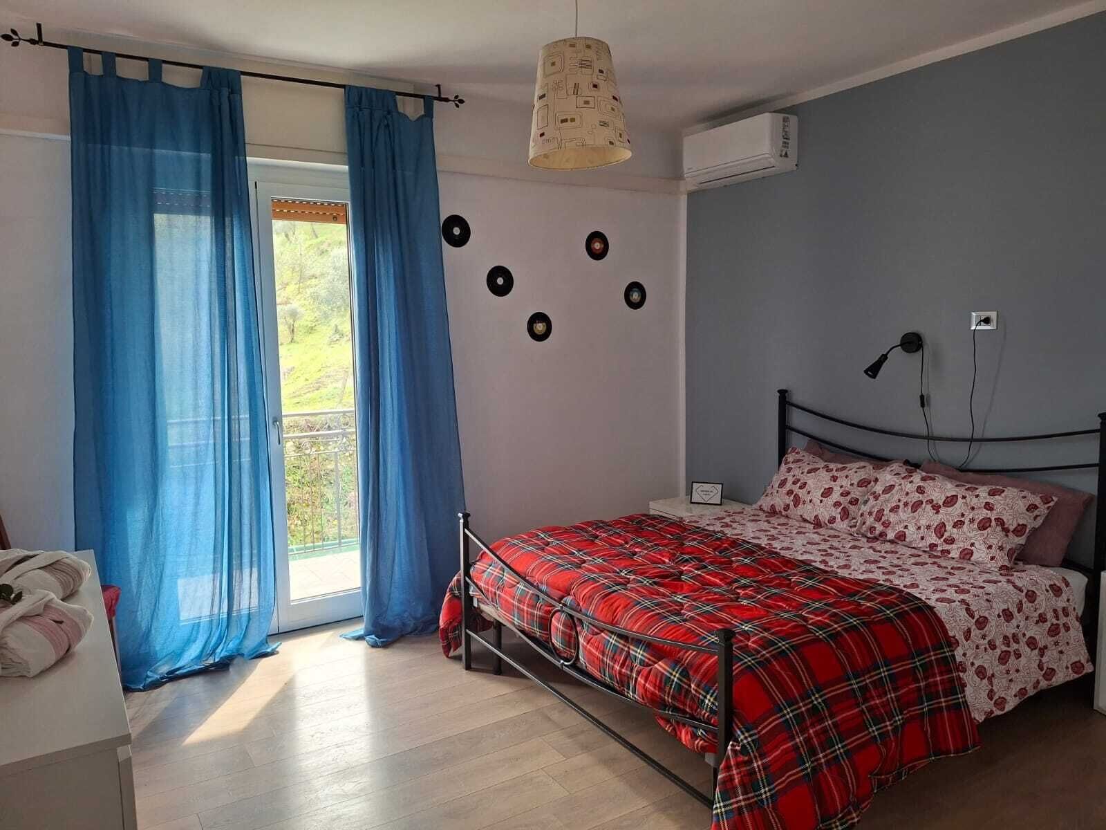 3 Schlafzimmer, Schreibtisch, Bügeleisen/Bügelbrett, Reisekinderbett