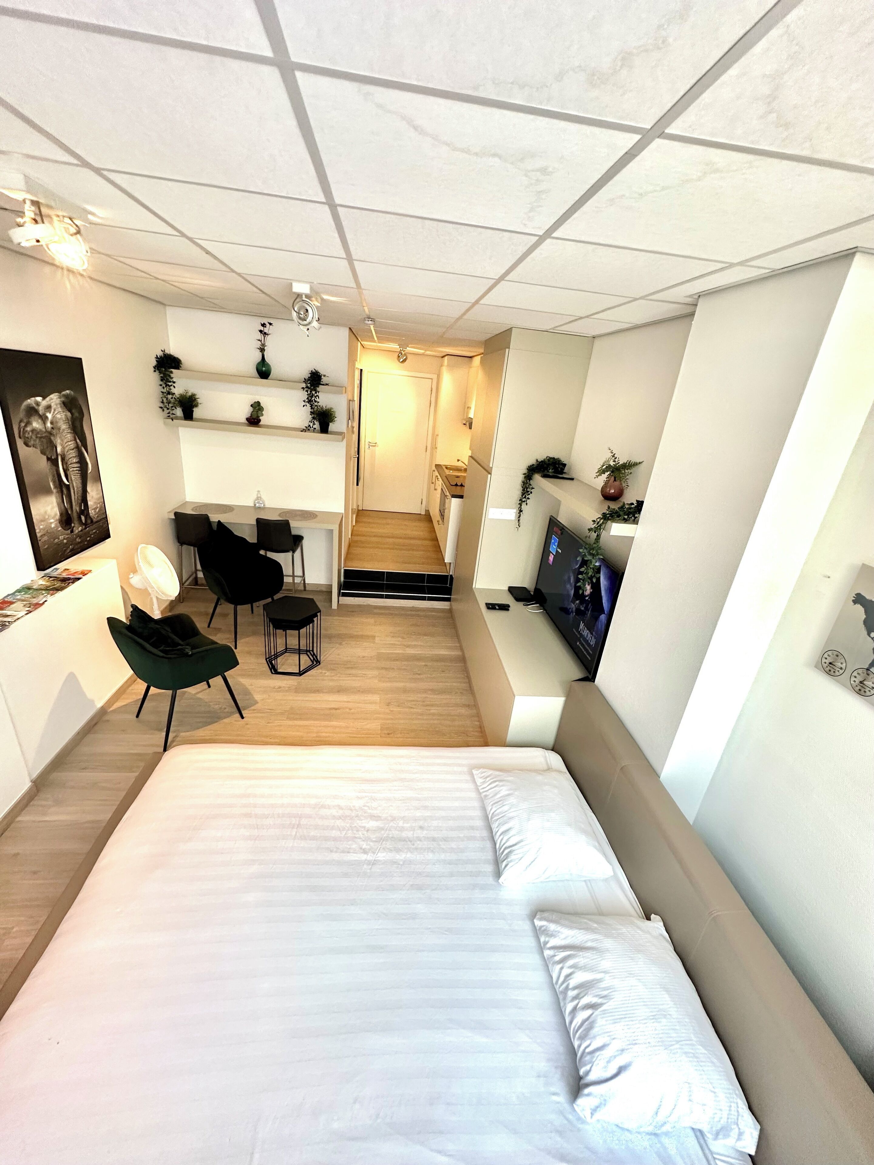 Bügeleisen/Bügelbrett, kostenloses WLAN, Bettwäsche