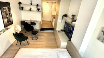 Een strijkplank/strijkijzer, gratis wifi, beddengoed