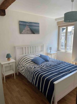 3 slaapkamers, reisbedje, gratis wifi, beddengoed