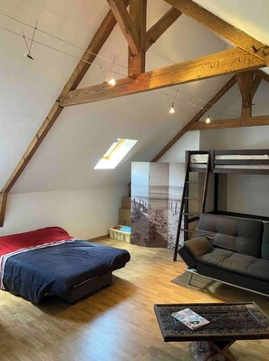 3 habitaciones, cuna de viaje, wifi gratis y ropa de cama 