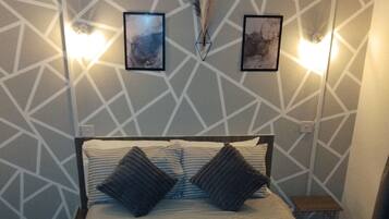 Double Room | Free WiFi, bed sheets