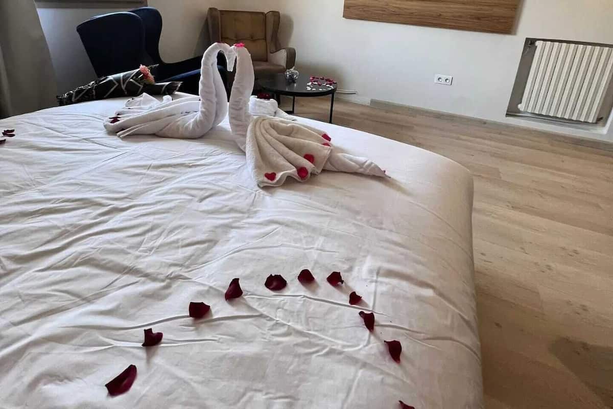 Superior-Zimmer | Hochwertige Bettwaren, Daunenbettdecken, Pillowtop-Betten, Zimmersafe