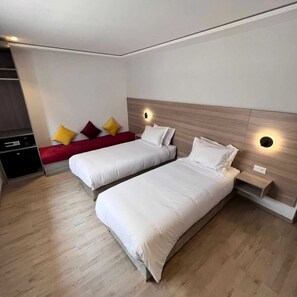 Economy Single Room | Premium bedding, down duvets, pillow-top beds, in-room safe - Hotel Al Fajr (Oujda)