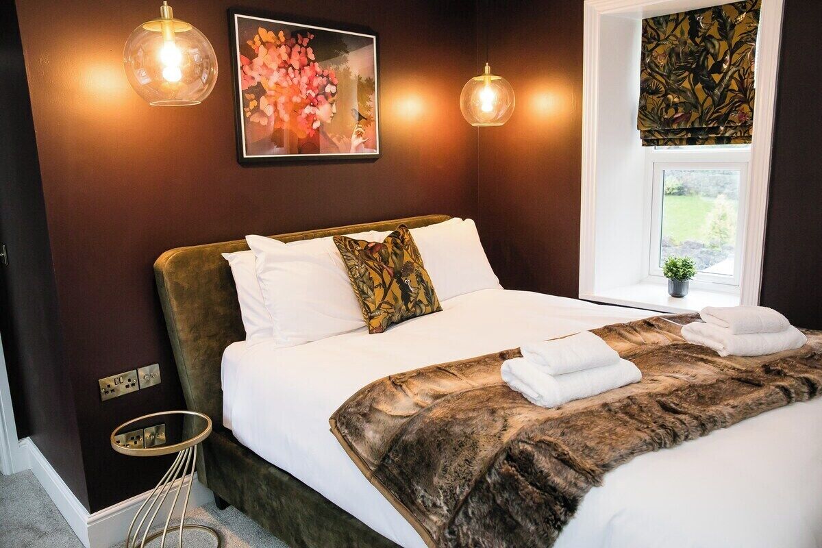 2 室のベッドルーム、アイロン / アイロン台、WiFi (無料)、ベッドシーツ