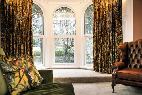 The Chrome Hill Suite at Foxlow Grange