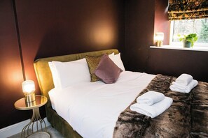 2 室のベッドルーム、アイロン / アイロン台、WiFi (無料)、ベッドシーツ