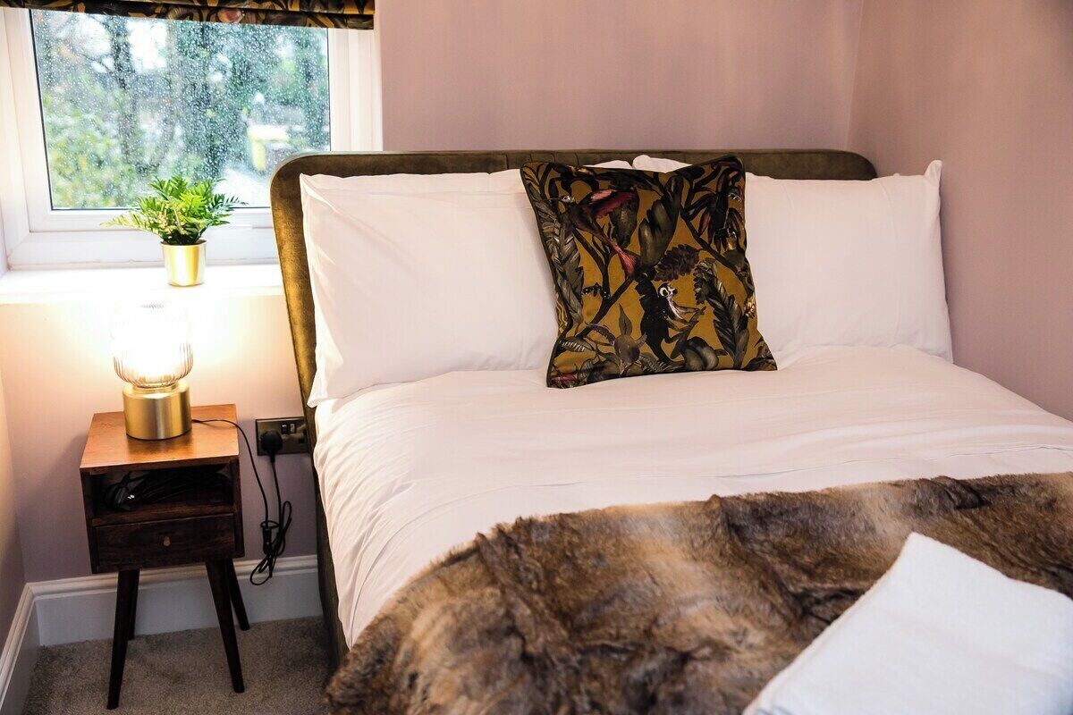 2 slaapkamers, een strijkplank/strijkijzer, gratis wifi, beddengoed