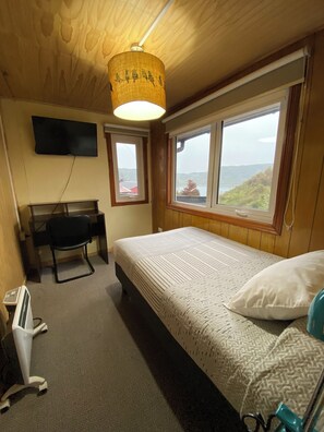 Single Room | 1 bedroom, laptop workspace, free WiFi, bed sheets