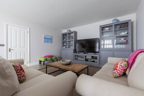Tv, pejs, kontorer