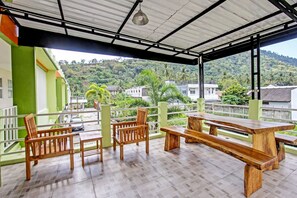 Restaurant - Capital O 91384 Rintaka Residence (Senggigi)