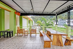 Restaurant - Capital O 91384 Rintaka Residence (Senggigi)